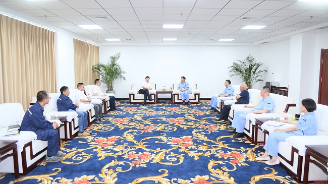 中電建河南工程有限公司黨委書(shū)記、董事長(zhǎng)劉長(zhǎng)龍一行到萬(wàn)基控股集團(tuán)交流訪(fǎng)談